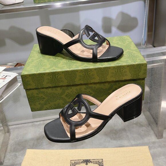 Gucci Heel Rubber Logo Slide Sandals - Picture 5 of 8